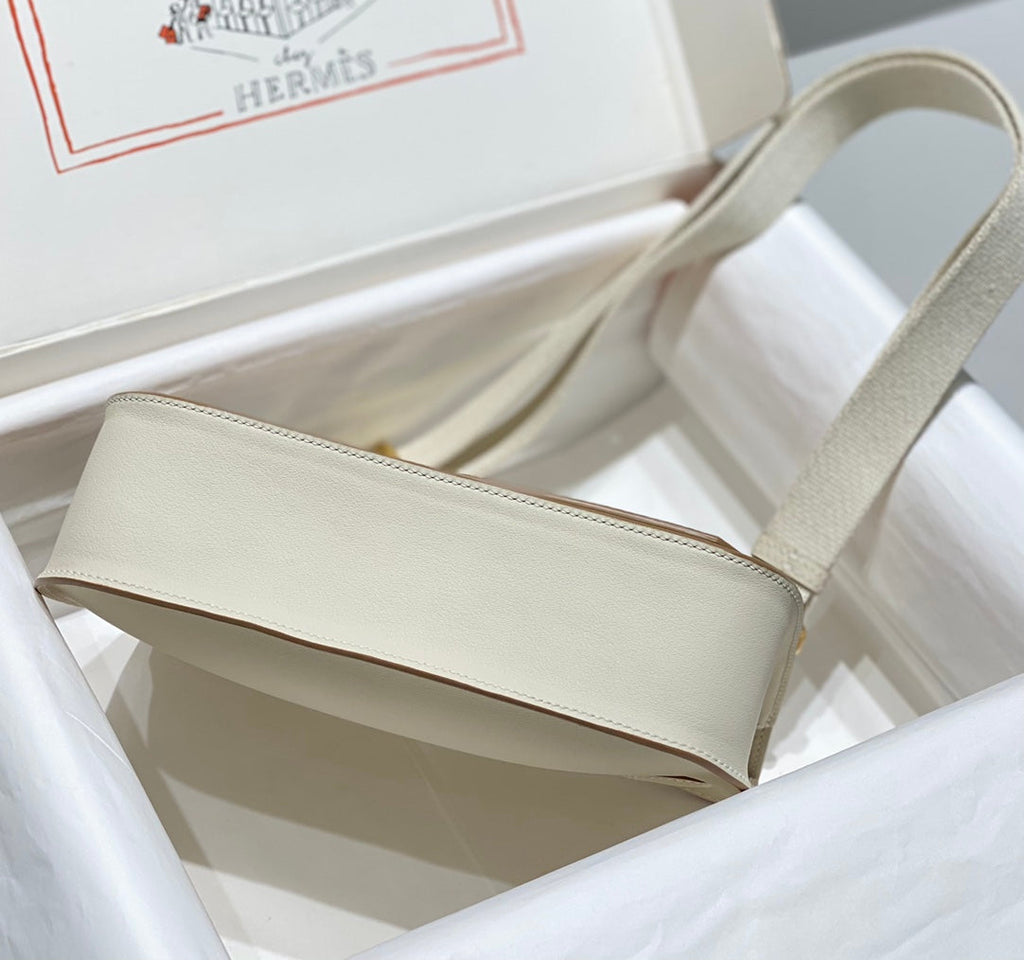 KELLY 23CM JYPSIERE WHITE LEATHER CROSSBODY BAG GHW