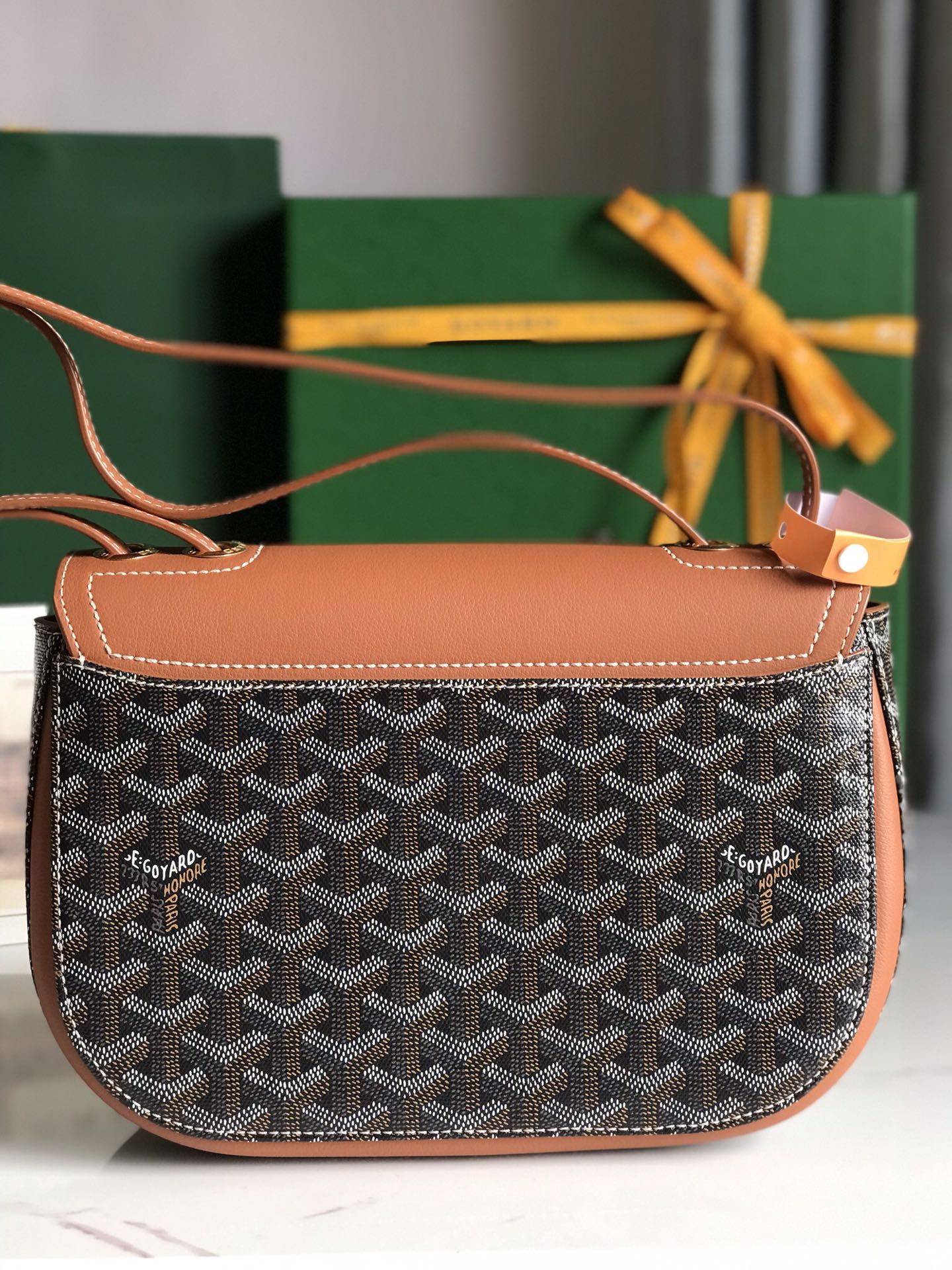 233 BAG 25 IN TAN CALFKIN AND BLACK GOYARDINE CANVAS