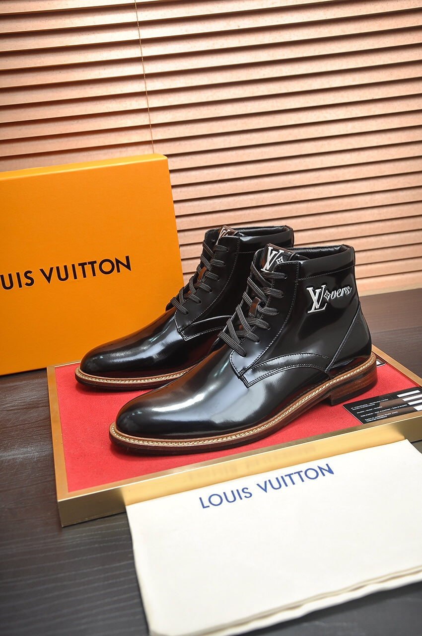 LV SHORT BOOT IN GLOSSY BLACK CALFSKIN