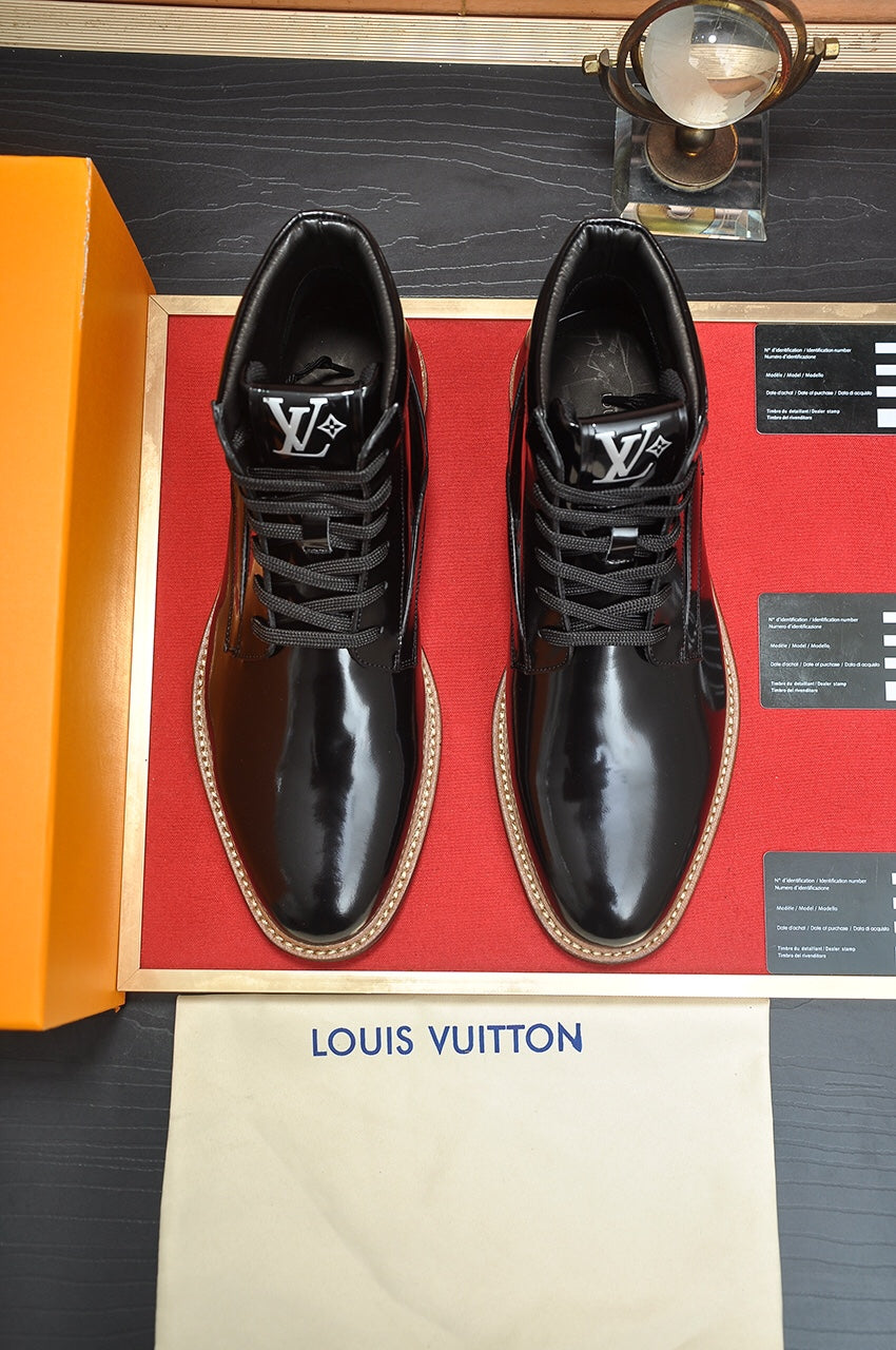 LV SHORT BOOT IN GLOSSY BLACK CALFSKIN