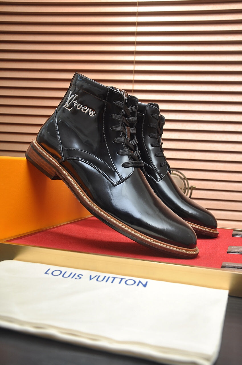 LV SHORT BOOT IN GLOSSY BLACK CALFSKIN