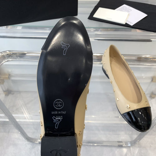 ballet flat beige black lamskin with multi logo