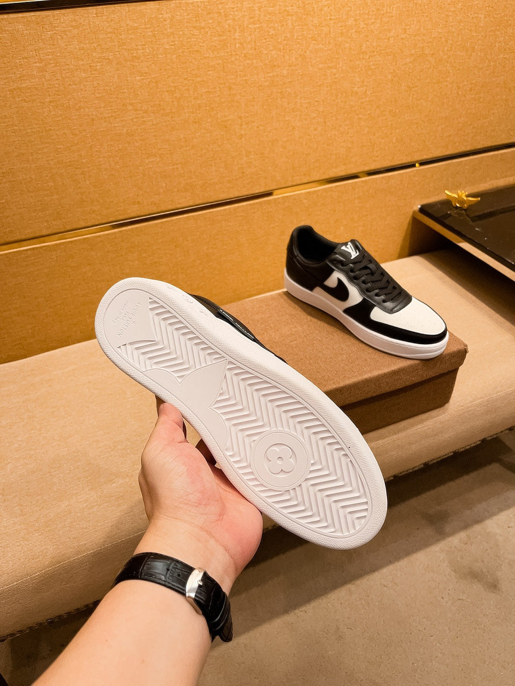 LV AIR FORCE 1 SNEAKER BLACK MIX WHITE
