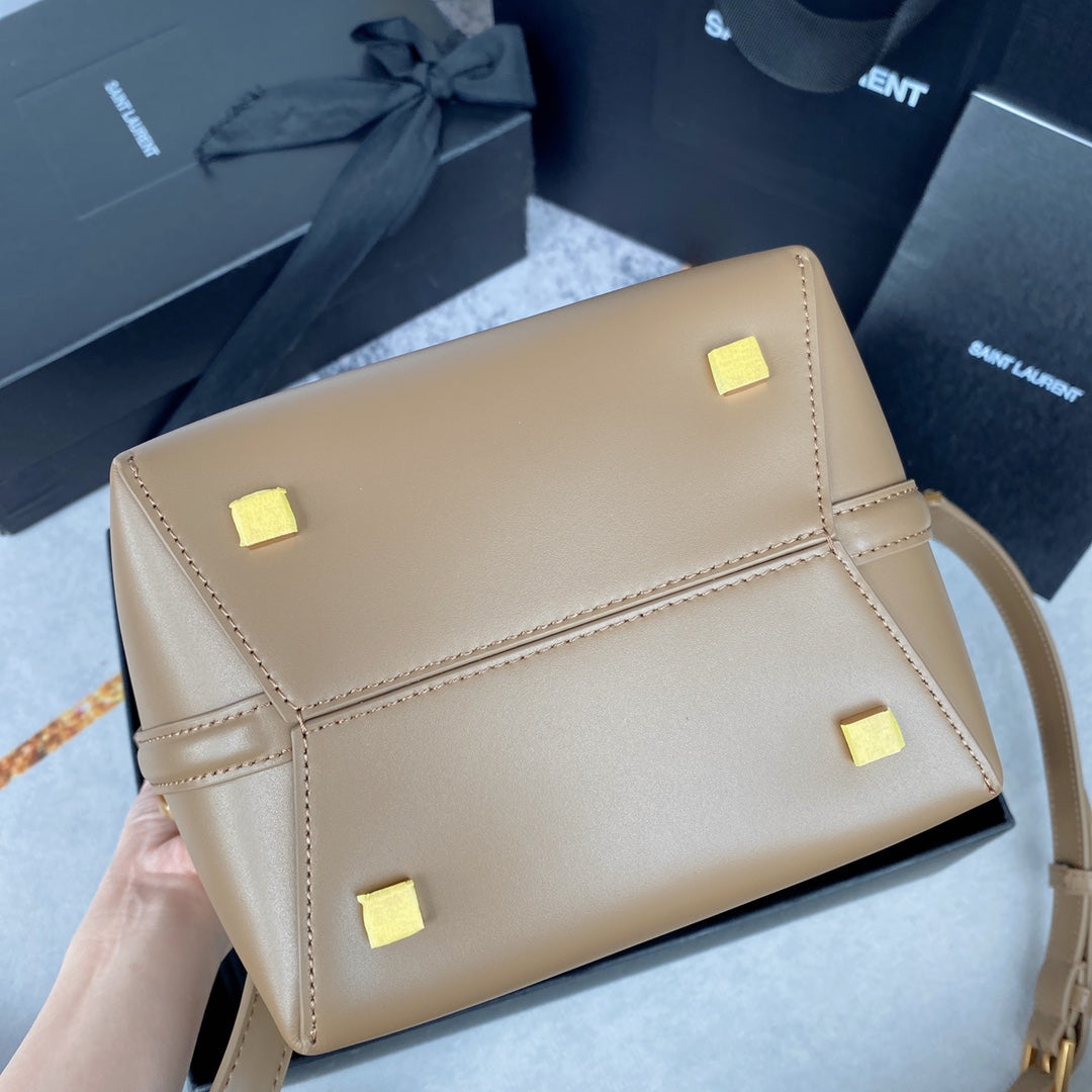 le 37 small 17cm dark beige shiny calfskin
