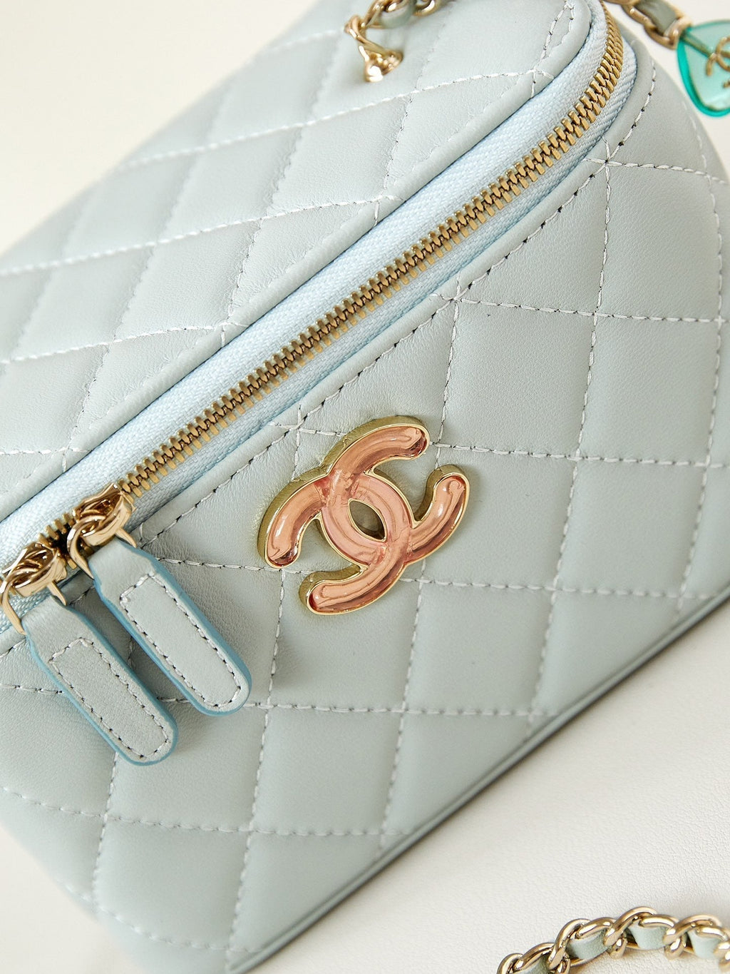 23p vanity 17cm cloud blue lambskin light gold hardware