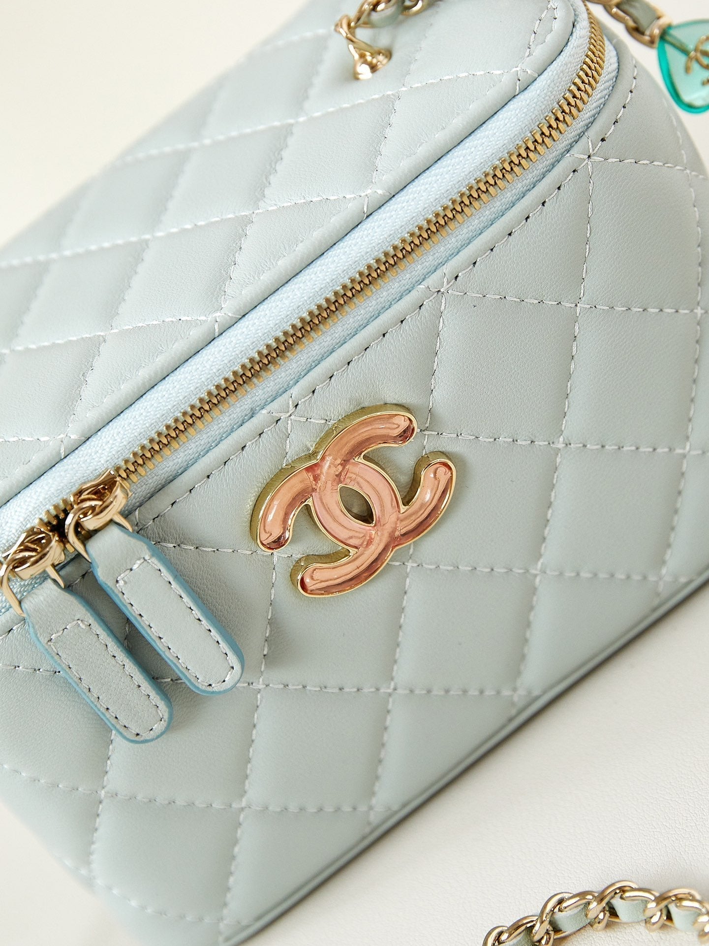 23p vanity 17cm cloud blue lambskin light gold hardware