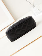 24a clutch 24cm black lambskin gold hardware