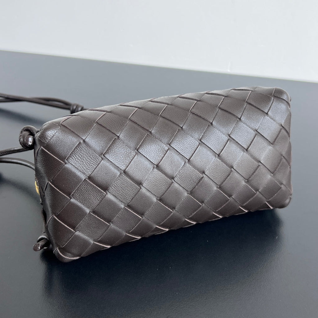 BV Concert Pouch 18.5cm Dark Chocolate Lambskin
