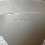 BV Concert Pouch 18.5cm White Lambskin