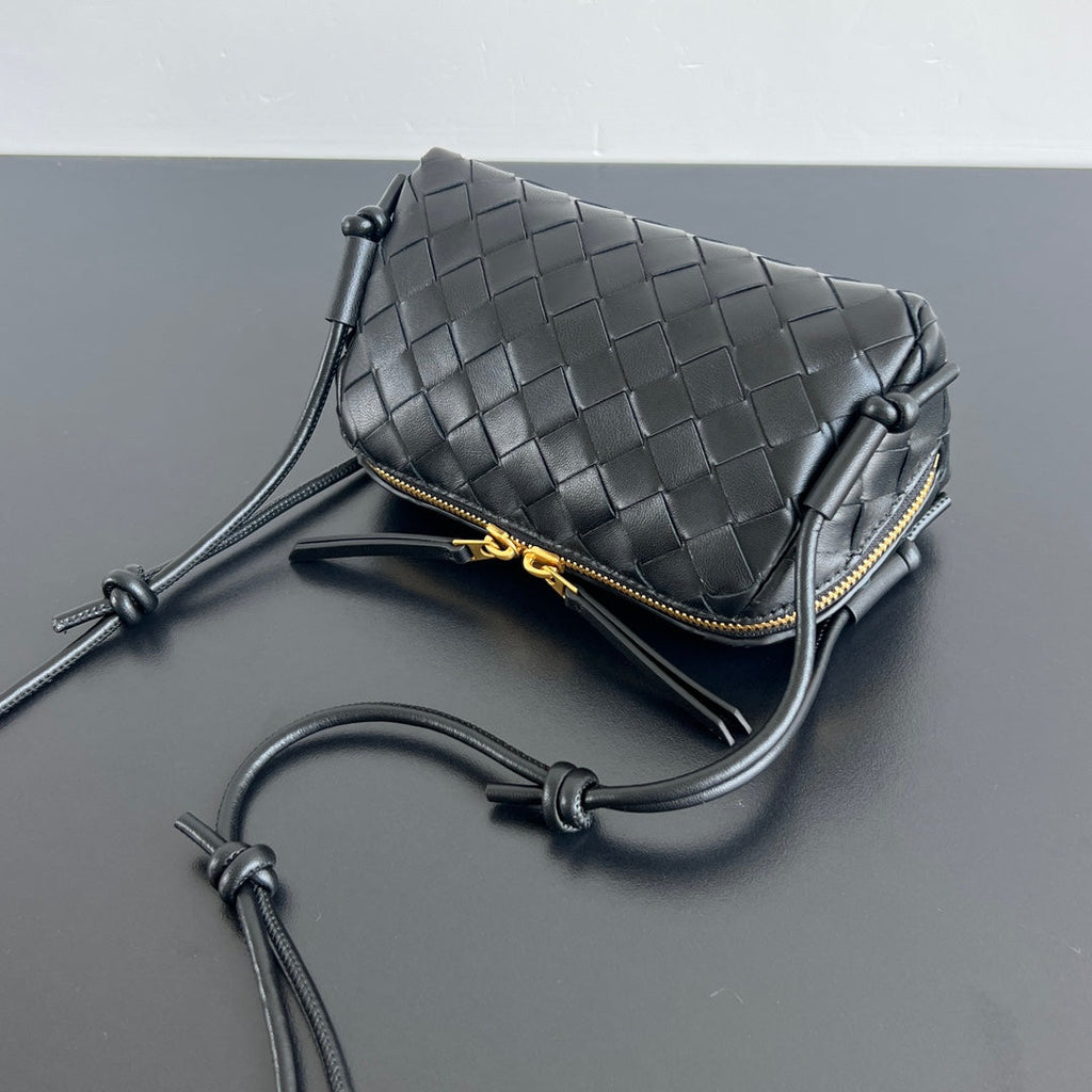 BV Concert Pouch 18.5cm Black Lambskin