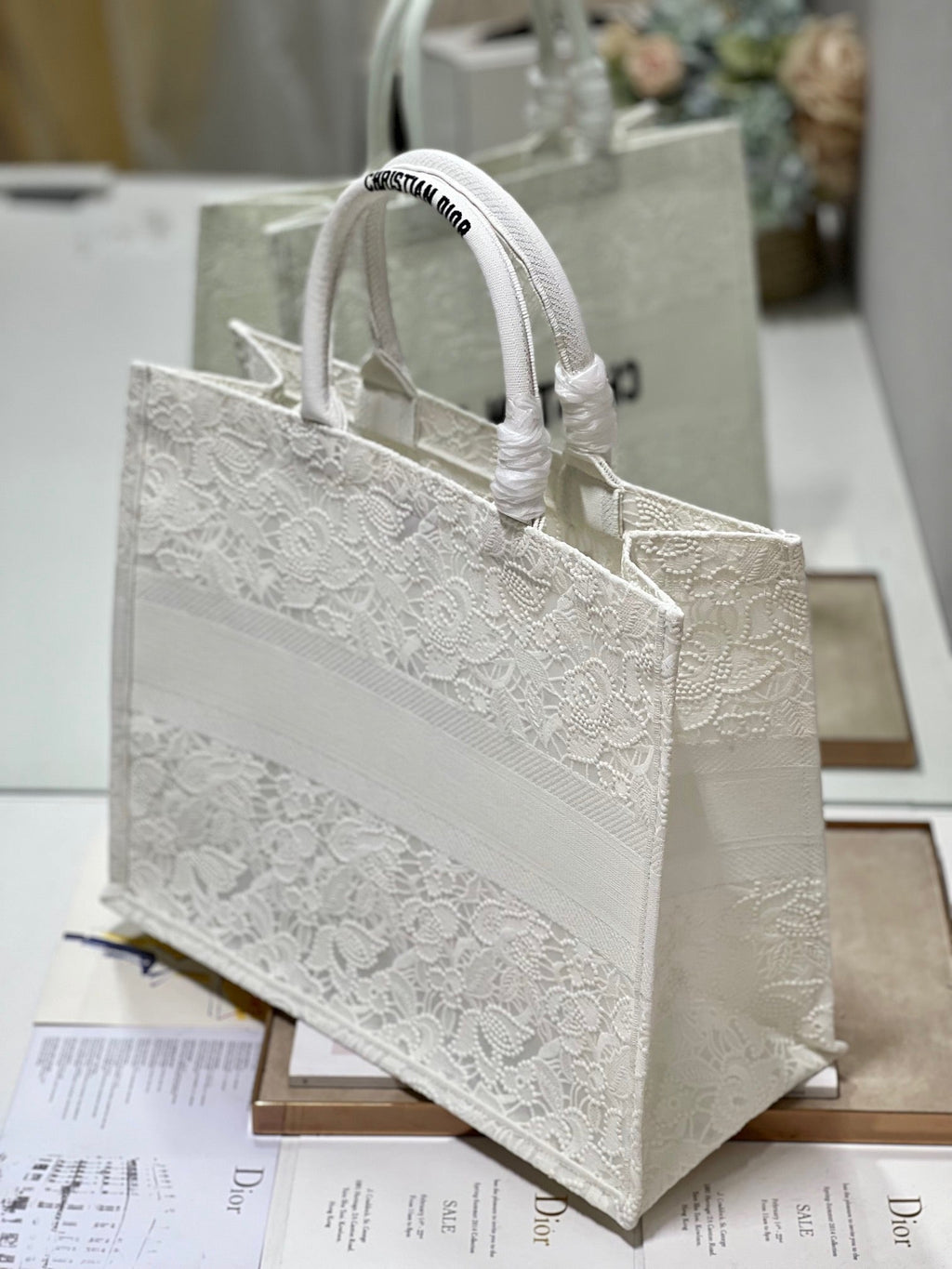 CD Mesh White Book Tote 42cm Bag Canvas 336561