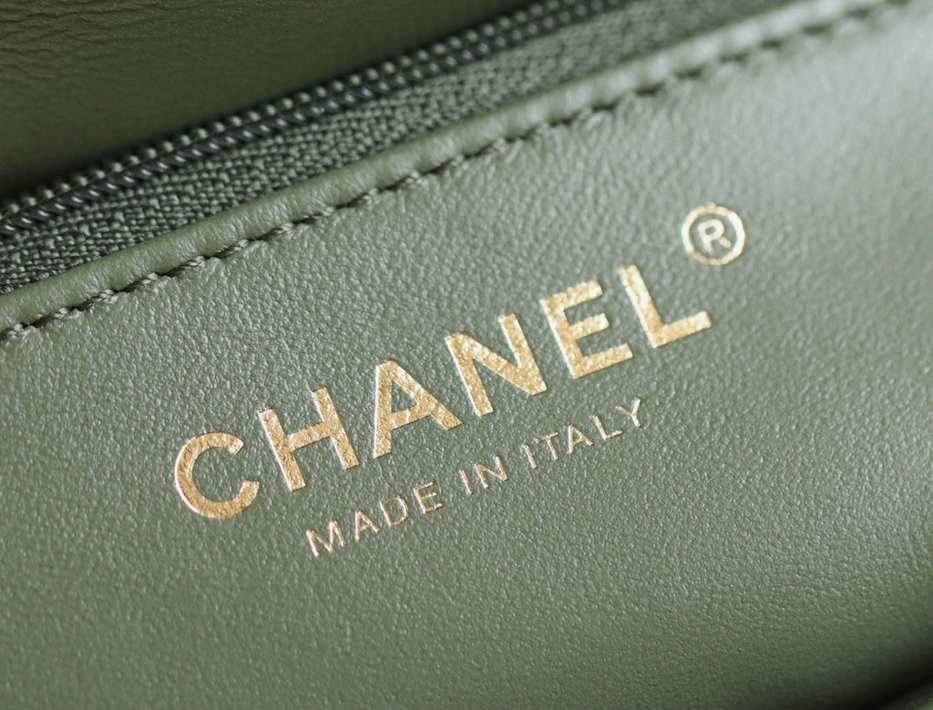 24b mini flap bag 19cm top handle green lambskin