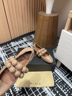 Alaila Sphere Ballet Flats In Beige Glossy Calfskin 964202