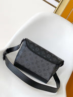 LV Pulse Messenger 26.6cm Black Monogram Eclipse Reverse Canvas