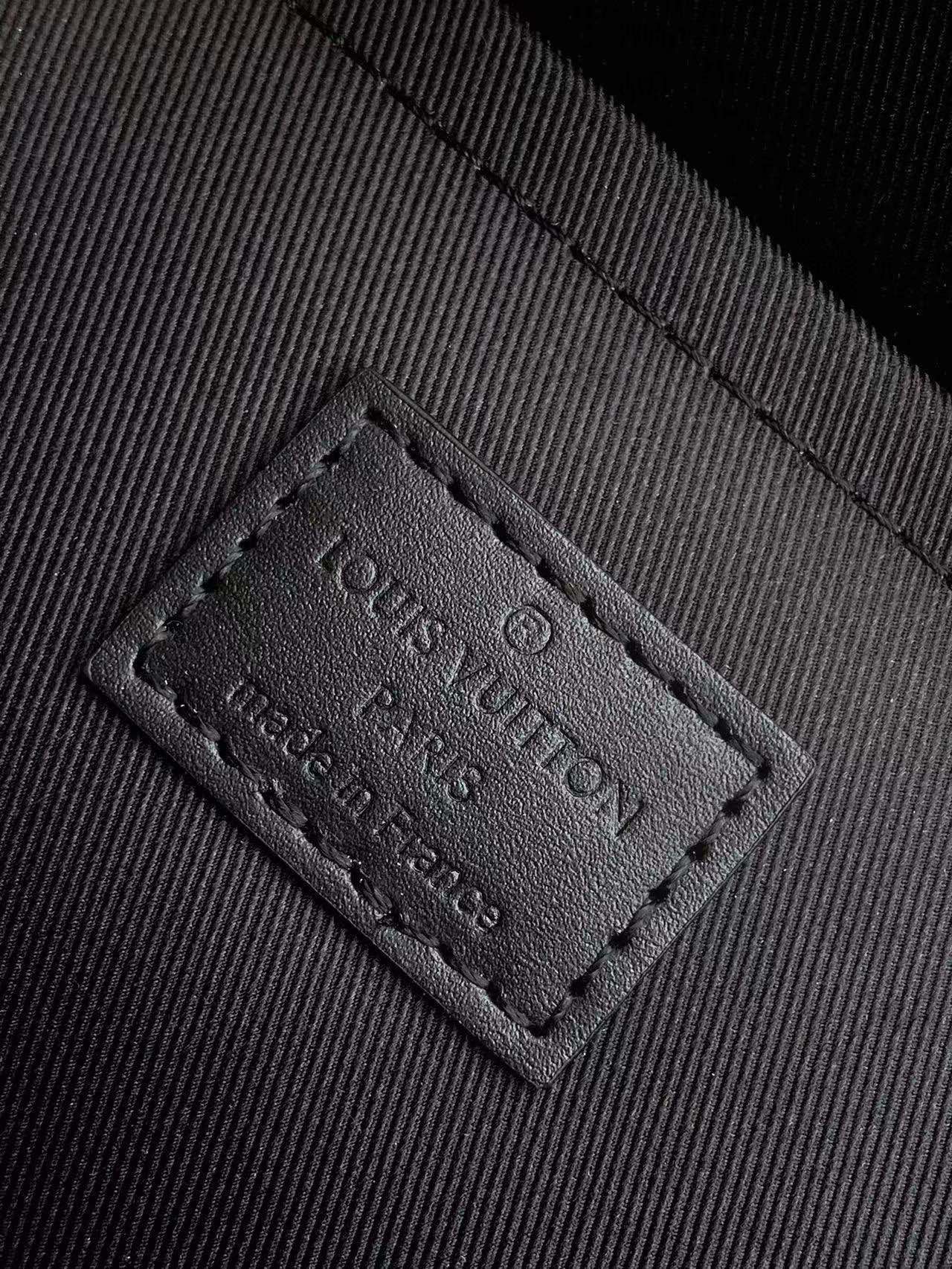 LV Pulse Messenger 26.6cm Black Monogram Eclipse Reverse Canvas