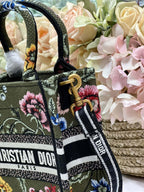 CD "Flower Green" Mini Book Tote 13.5 cm 336422