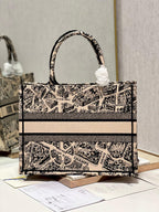 CD Paris Apricot Book Tote 36cm Bag Black beige Canvas 336525