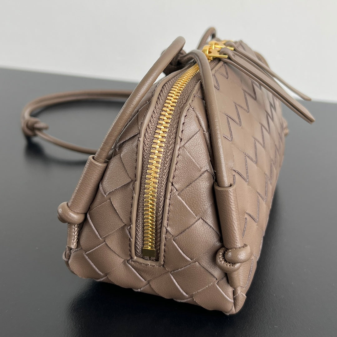 BV Concert Pouch 18.5cm Brown Lambskin