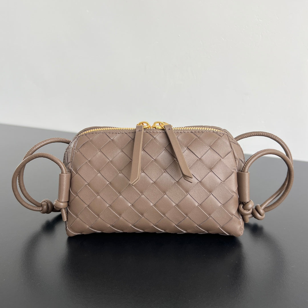 BV Concert Pouch 18.5cm Brown Lambskin