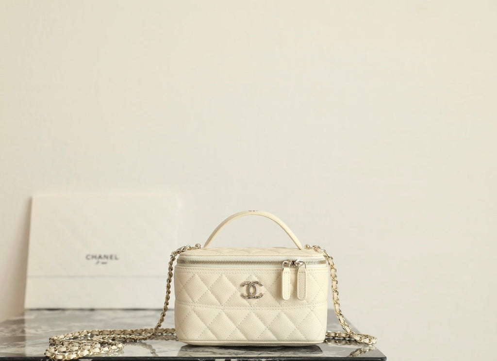CC 25C Vanity 17cm Cream Grained Calfskin