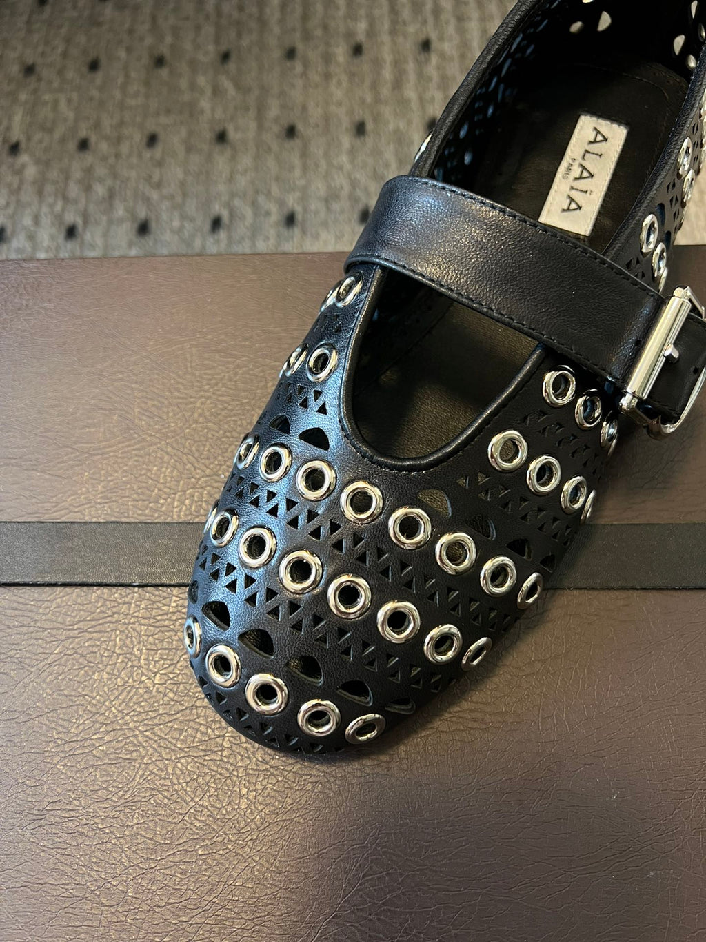 Alaia 25 Vienne With Eyelets Ballet Flats Black Lambskin 303720