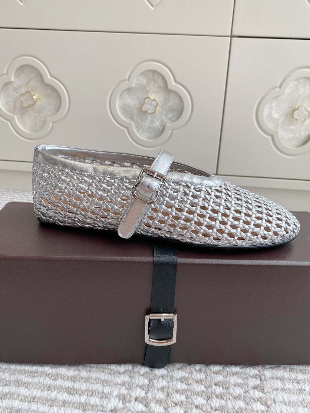 Alaia Women's Ballet Flat Silver Lambskin 291051