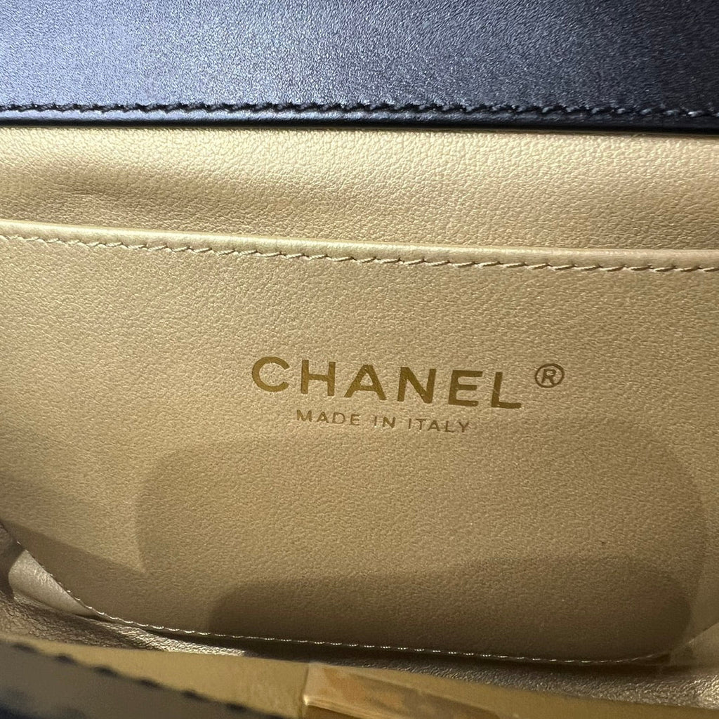 CC 25S Woc Black Calfskin Gold Hardware
