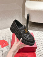 VT Vlogo Loafer Black Cowhide