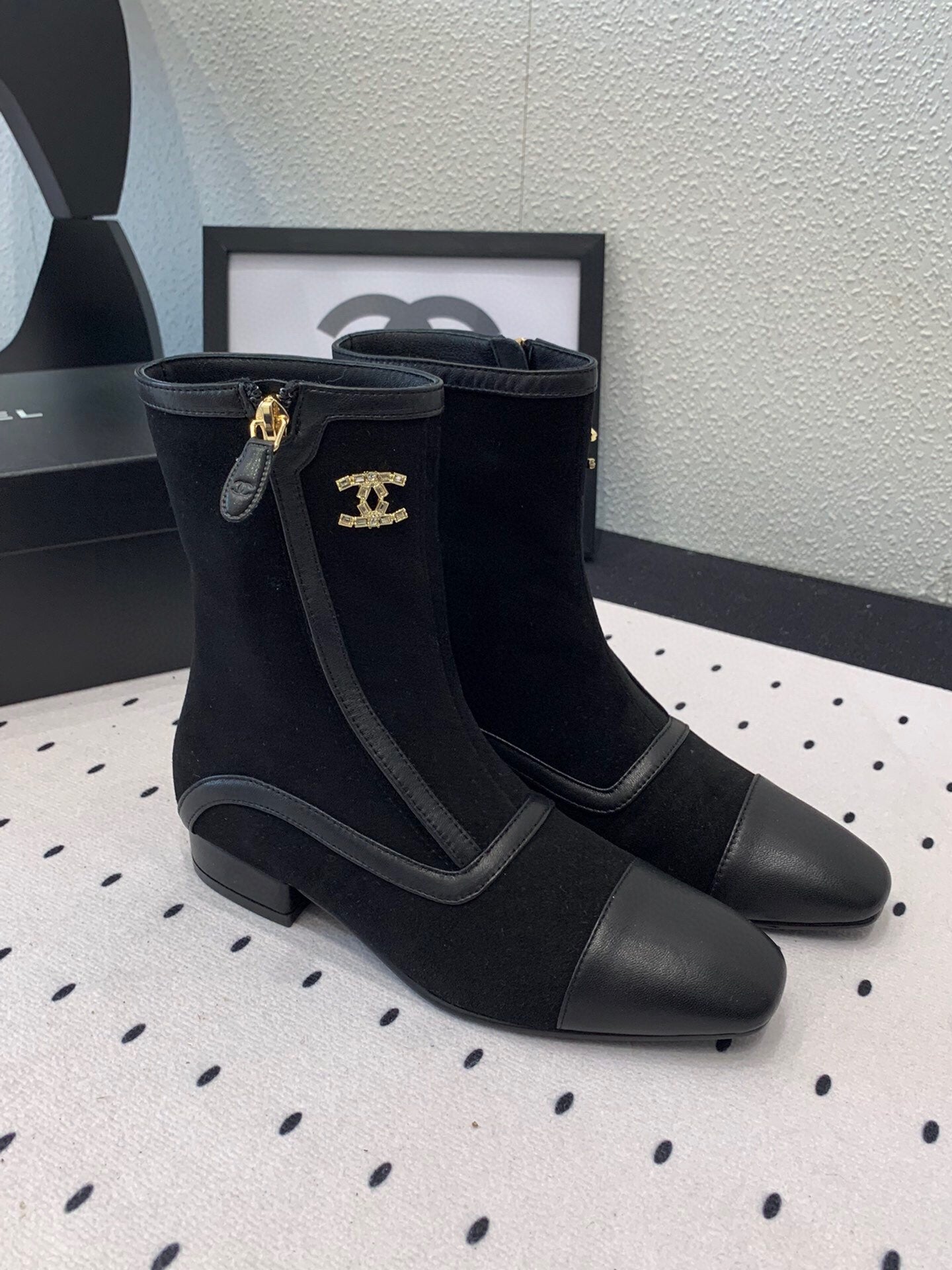 CC Ankel Boots 30mm Black Suede & Sheepskin 432507