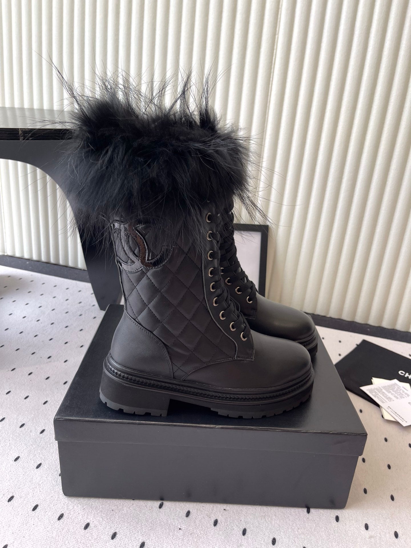 CC 25 Boot Black Cowhide Fur 514094