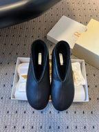 The Row 2025 Stella slip-on Shoe Black Sheepskin Wool 561640