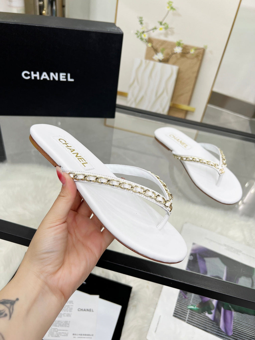CC 26s Thong With Chain White Shiny Sheepskin 684865