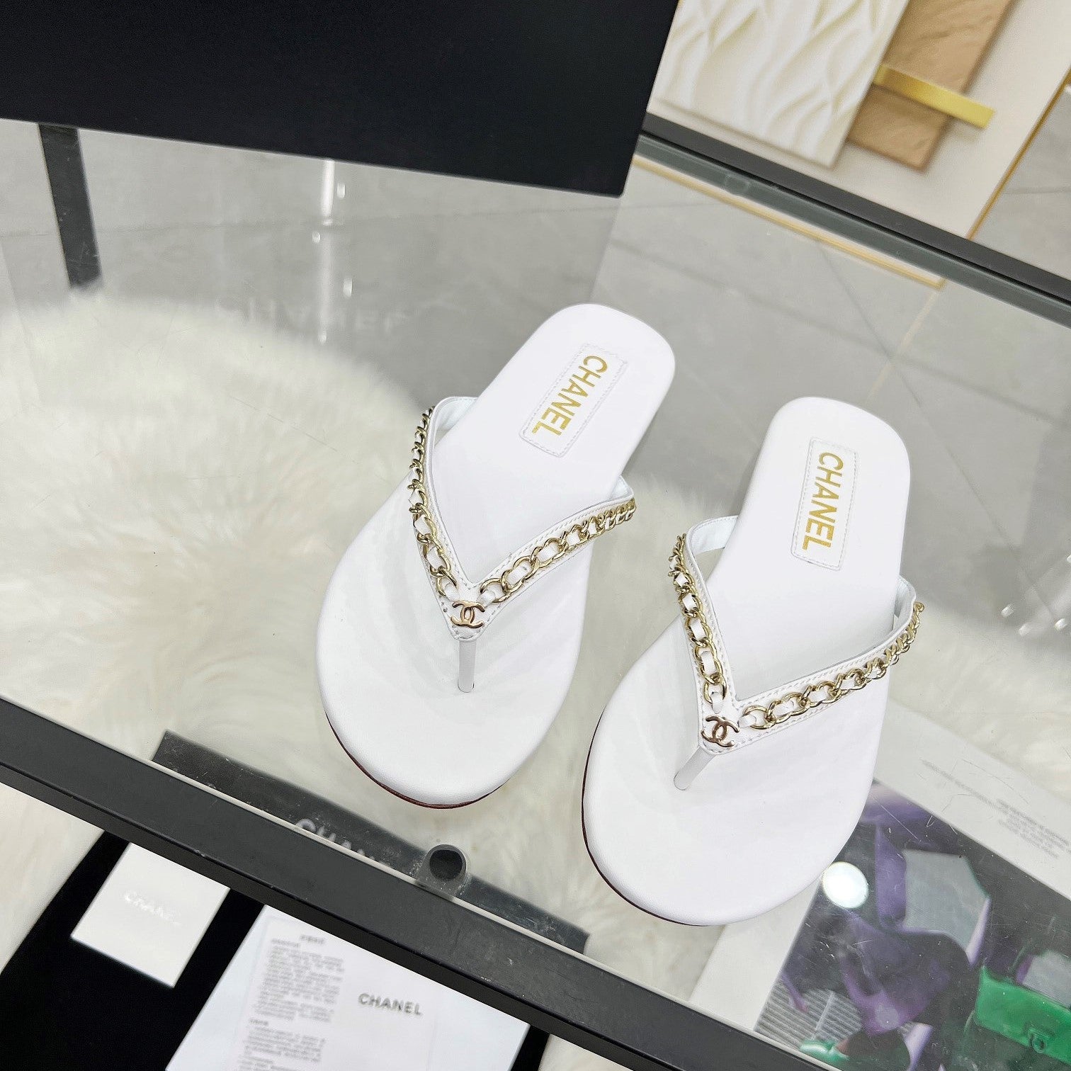 CC 26s Thong With Chain White Shiny Sheepskin 684865