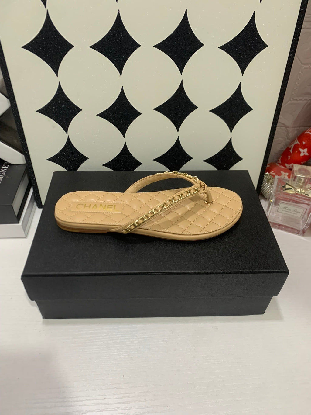 CC 26s Thong With Chain Beige Sheepskin 684867