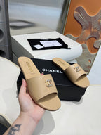 CC 26s Slide Beige Sheepskin 684902