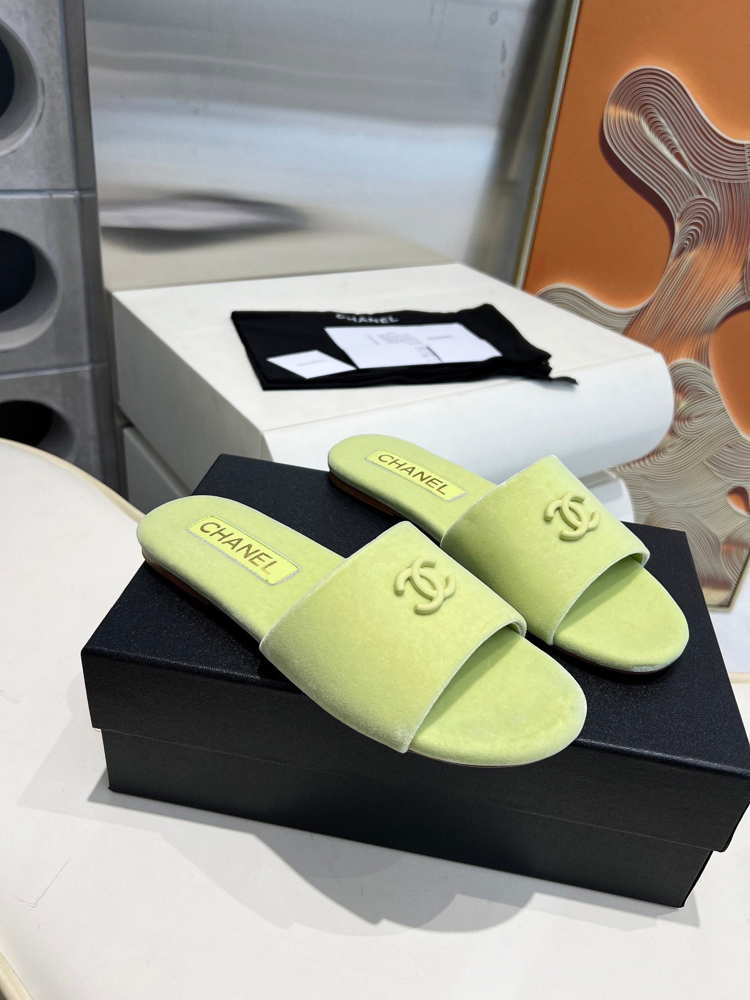 CC 26s Slide Light Green Velvet 684906