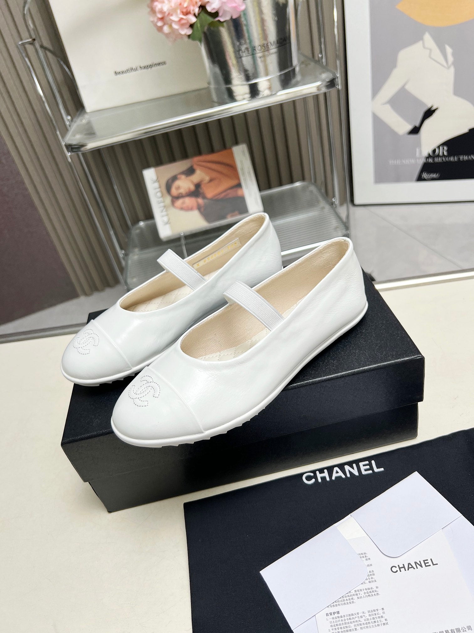 CC 26s Ballet Flat White Glossy Sheepskin 684825