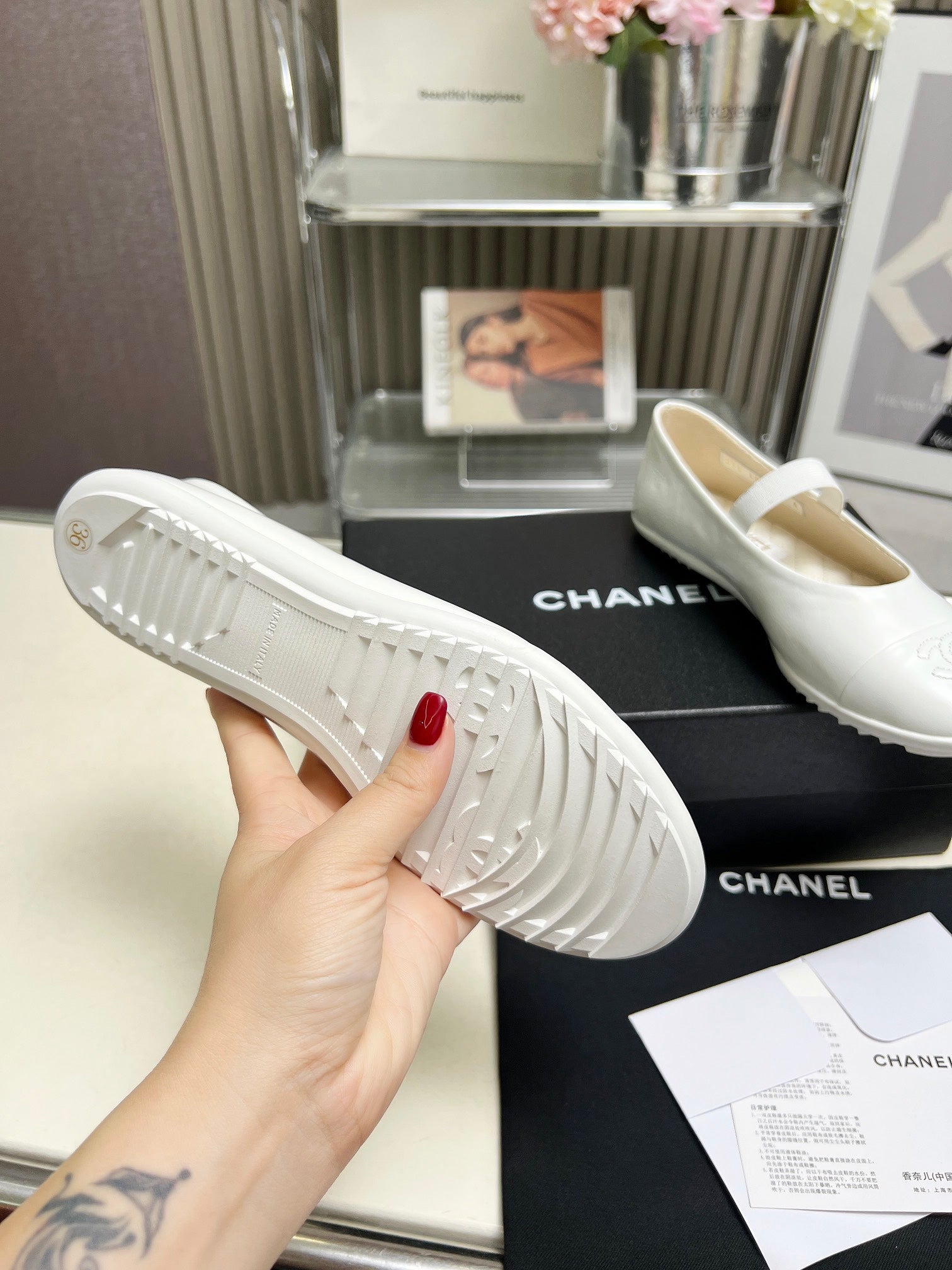 CC 26s Ballet Flat White Glossy Sheepskin 684825