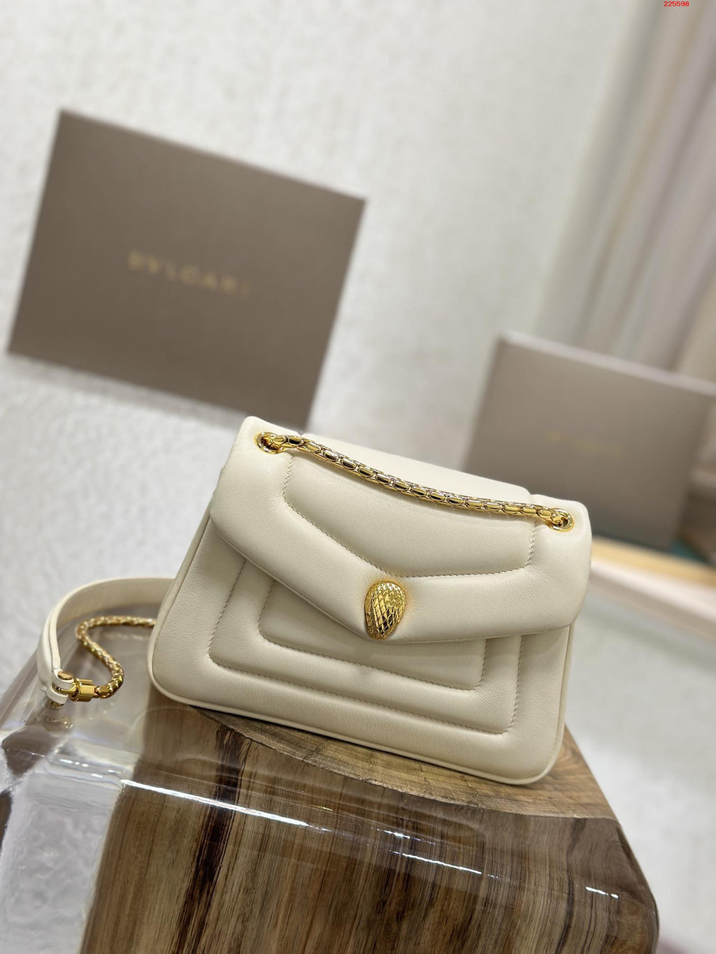 BVL Serpenti Reverse Shoulder Bag 22.5cm White Calfskin GHW 188594