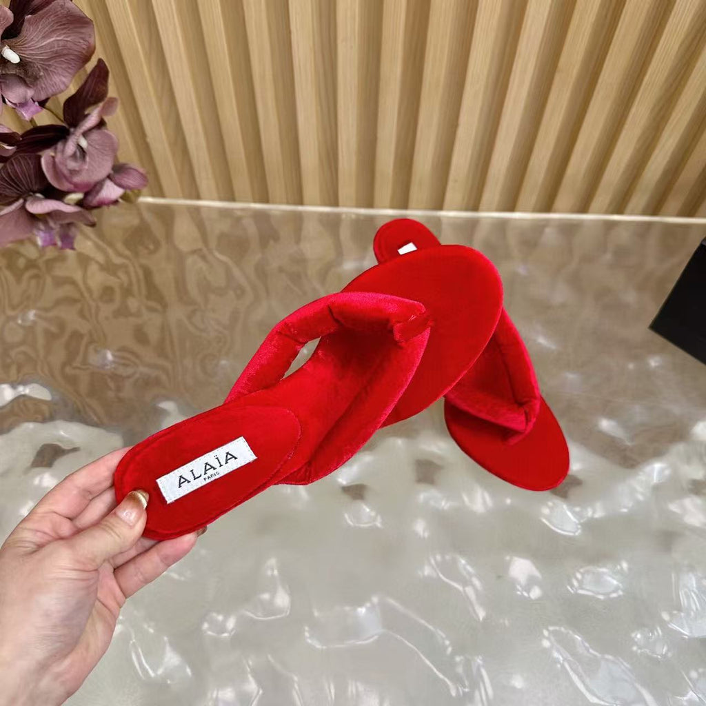 Alaïa Boudoir 90 Velvet Thong Sandals Red Velvet