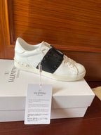 VT Rockstud Untitled Sneakers Black White Leather