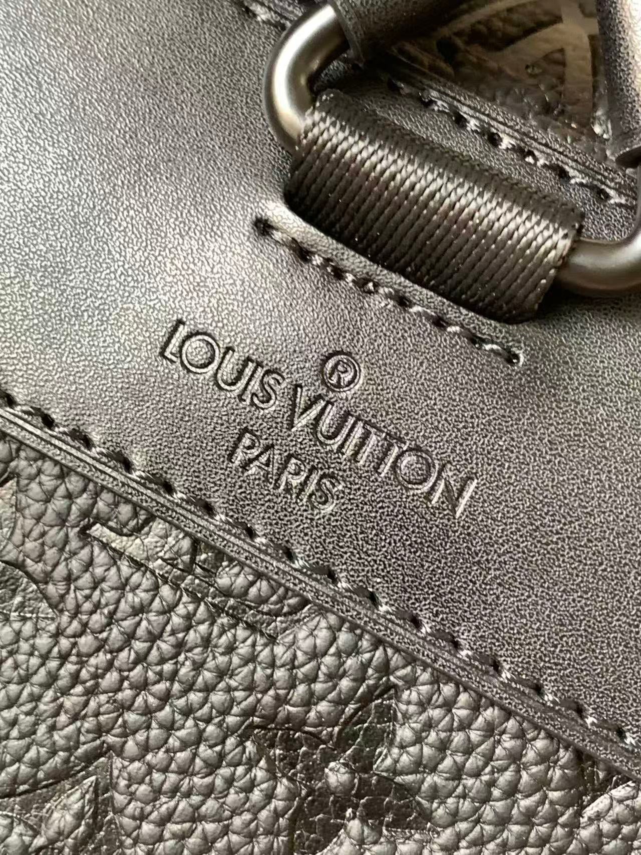 LV M55699 Christopher MM Backpack Black Cowhide