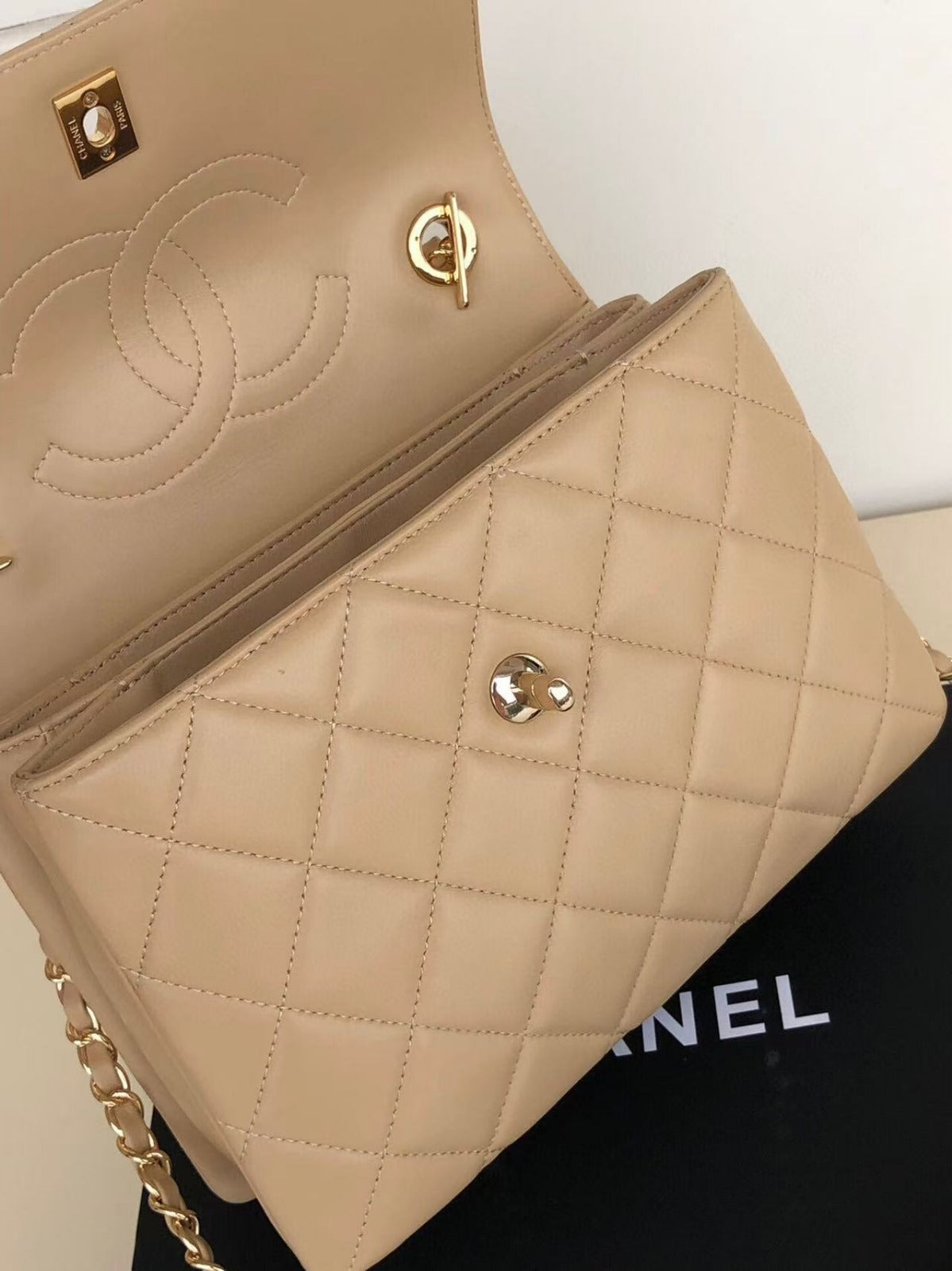CC Trendy 25 Cream Lambskin