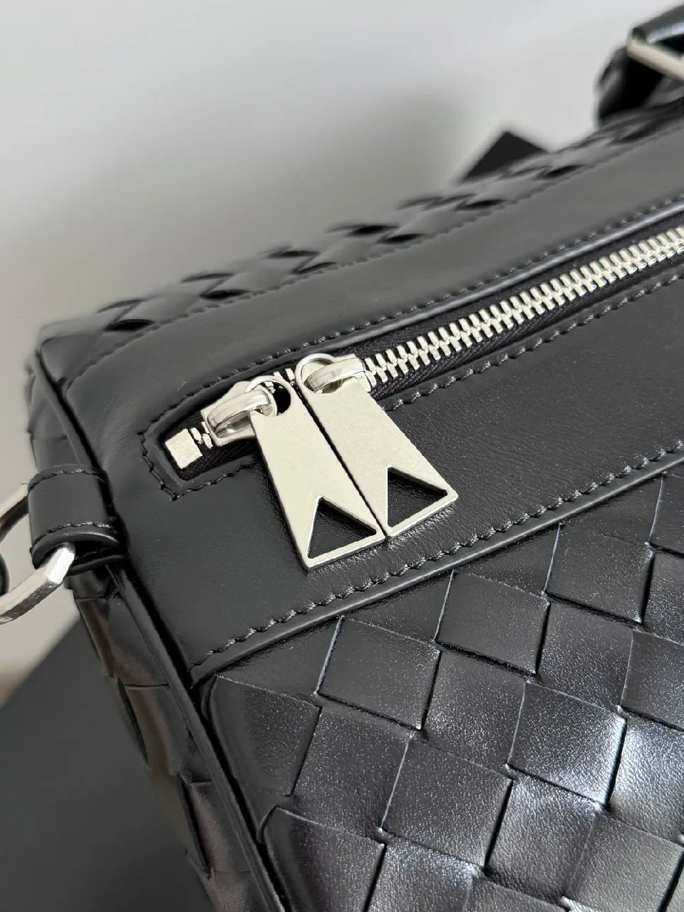 BV 25s  Bottega Veneta Duffel Bag Black Intrecciato leather