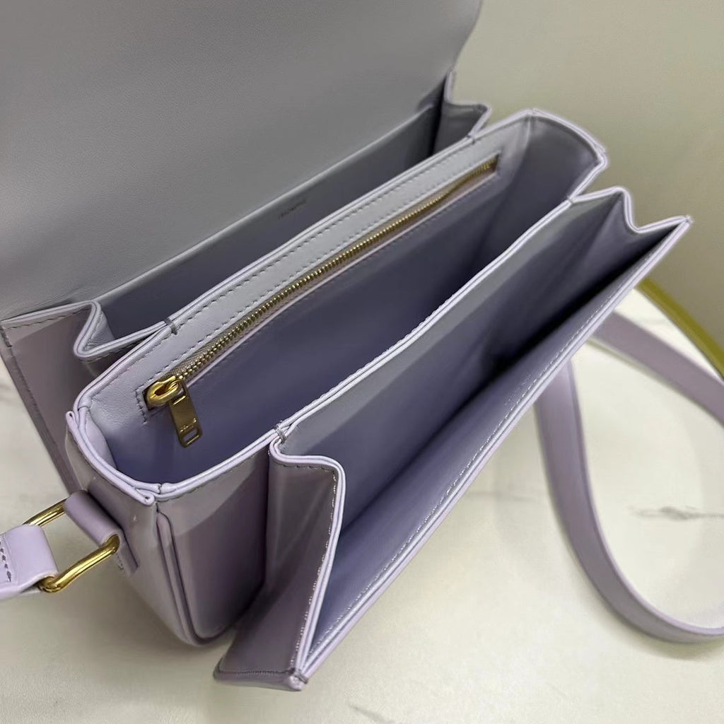 CLASSIQUE TRIOMPHE 22 LIGHT LILAC CALFSKIN