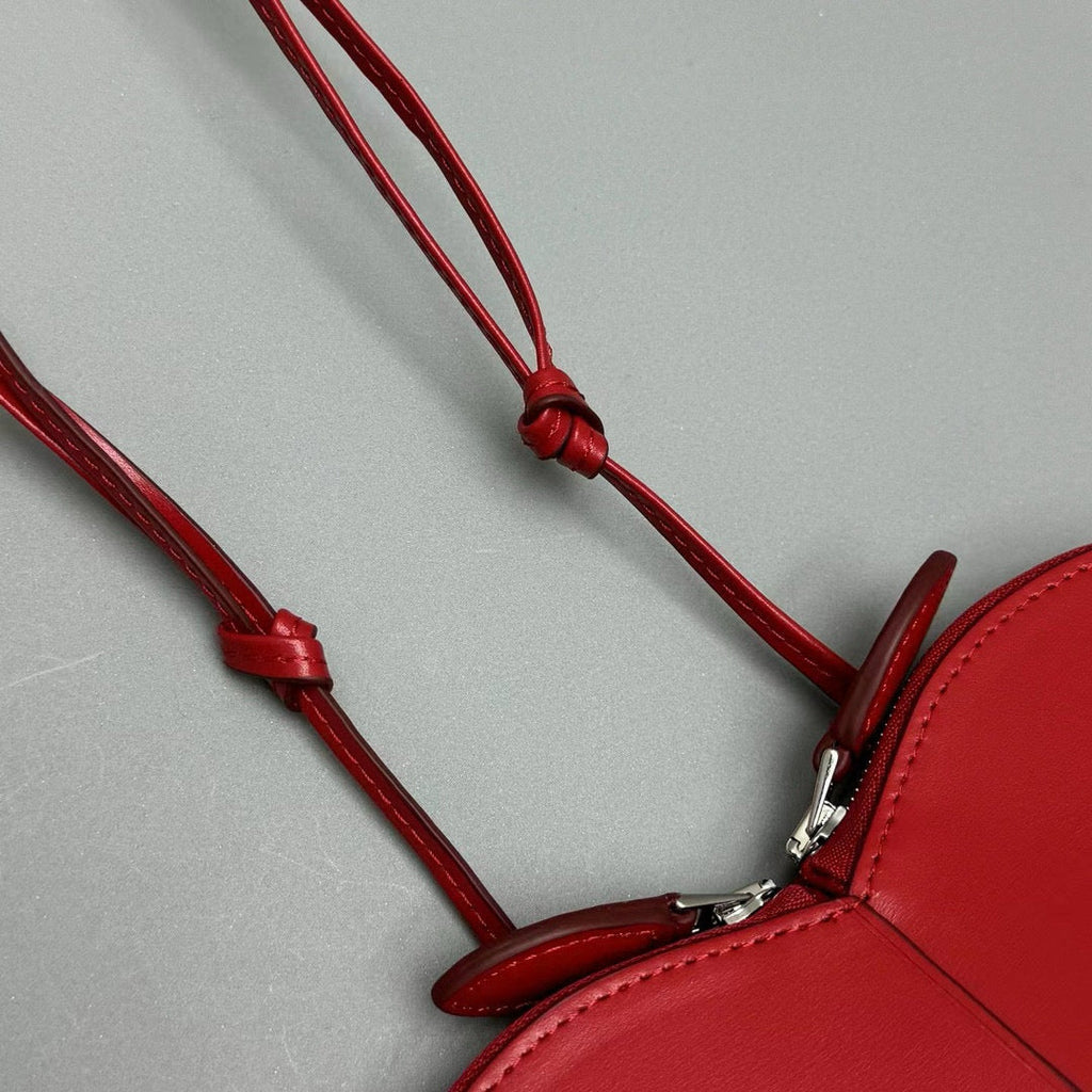 le coeur red calfskin shouder bag