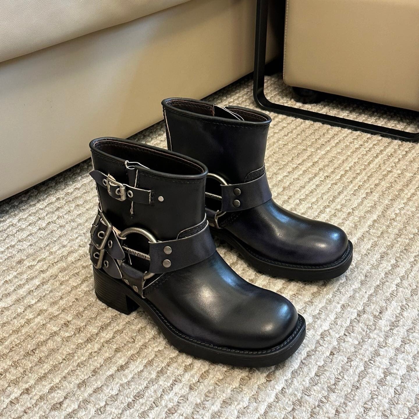 Miu  -Look Black Calfskin Booties