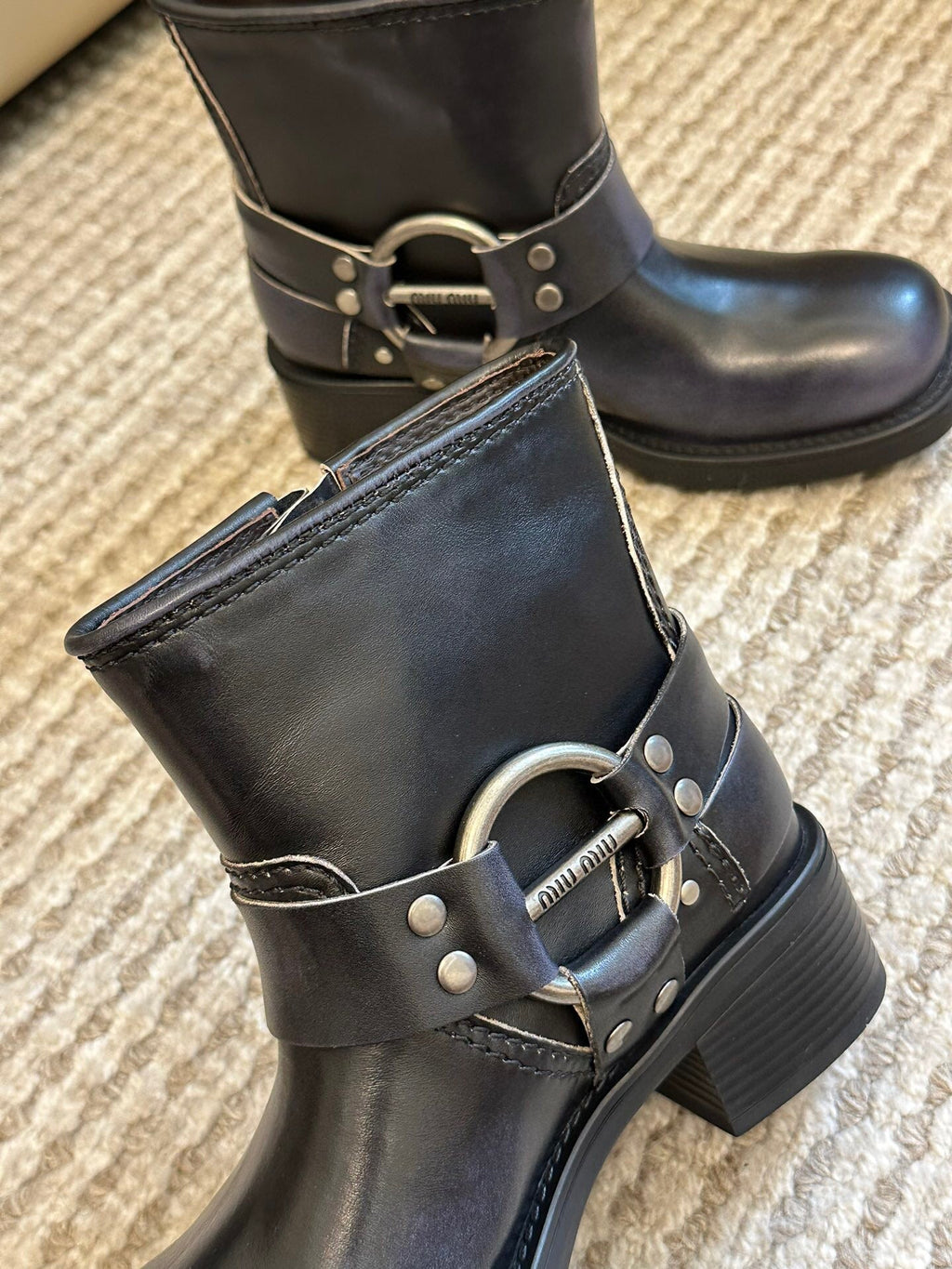 Miu  -Look Black Calfskin Booties
