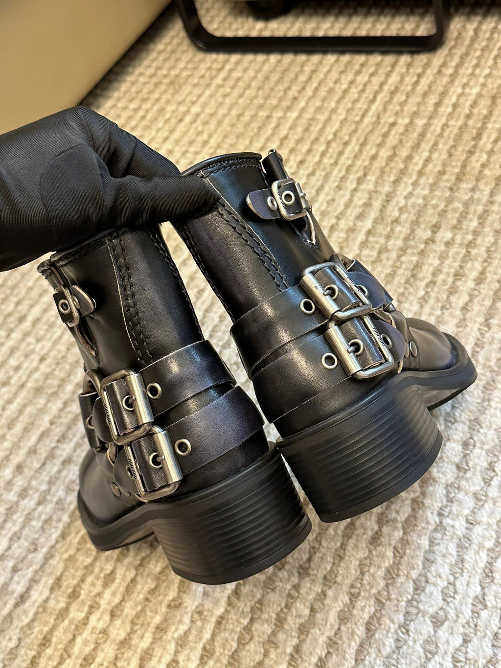 Miu  -Look Black Calfskin Booties
