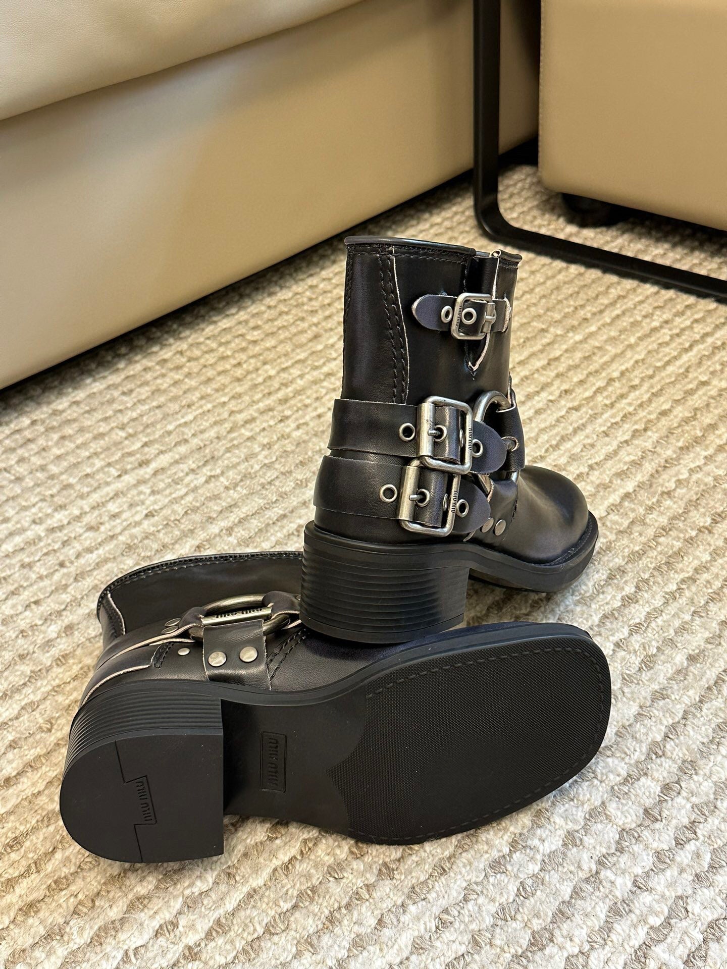 Miu  -Look Black Calfskin Booties